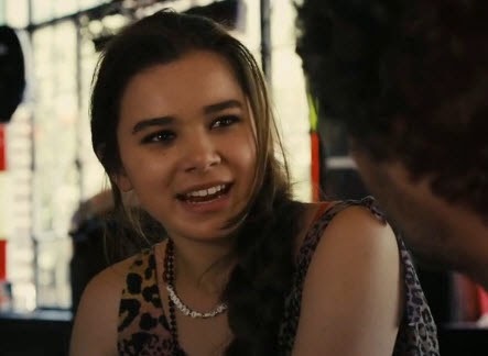 Hailee Steinfeld as Violet Mulligan